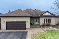 Homes for Sale in Richmond Oaks, Ottawa, Ontario $1,249,800