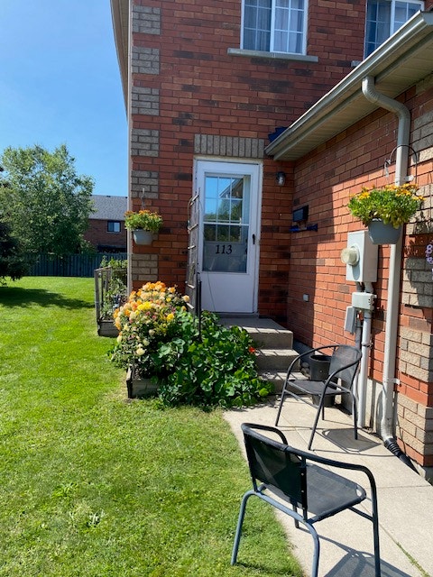 2 BEDROOM T/H IN SW BARRIE-ONLY $2,195-OCTOBER 1, 2026 MOVE IN 2