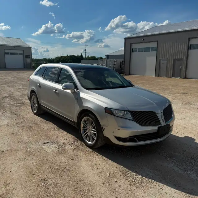 2015 Lincoln MKT EcoBoost AWD!!! NAVIGATION!! PANORAMIC ROOF!! 