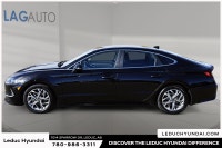 2021 Hyundai Sonata Preferred Experience the Hyundai Sonata Preferred with only 64205 km on the odom... (image 4)