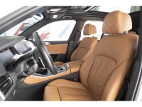 2023 BMW X5 xDrive45e 3.0L I6 AWD 8-Speed Automatic Sport EXTERIOR - MINERAL WHITE METALLIC INTERIOR... (image 7)
