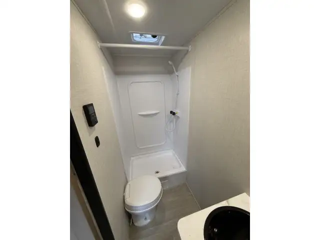 2026 KEYSTONE RV Hideout 291 BRWE in RVs & Motorhomes in Nelson - Image 35