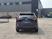 Come see this certified 2021 Toyota RAV4 Hybrid XLE AWD | Sunroof | Heated Wheel + Seats | Radar Cru... (image 3)