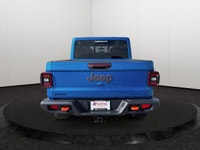 This Jeep Gladiator has a dependable Regular Unleaded V-6 3.6 L/220 engine powering this Automatic t... (image 4)