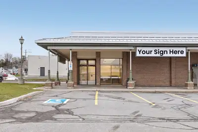 1160 Beaverwood Road, Building F, Unit 1 | Retail Space for Lease Manotick Price: $25.00 / sq. ft. O...