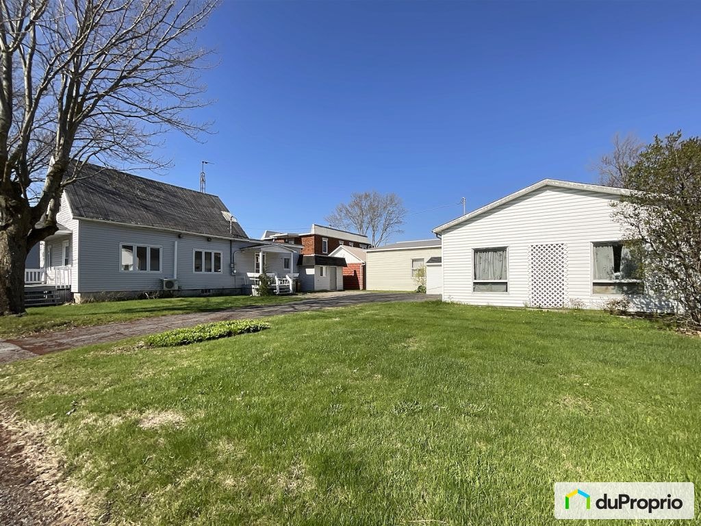 $399,900 - 2 Storey for sale in Ste-Madeleine — photo 1