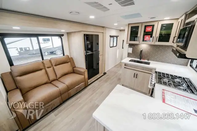 2026 Grand Design Imagine XLS 25RLE in Travel Trailers & Campers in Kelowna - Image 39