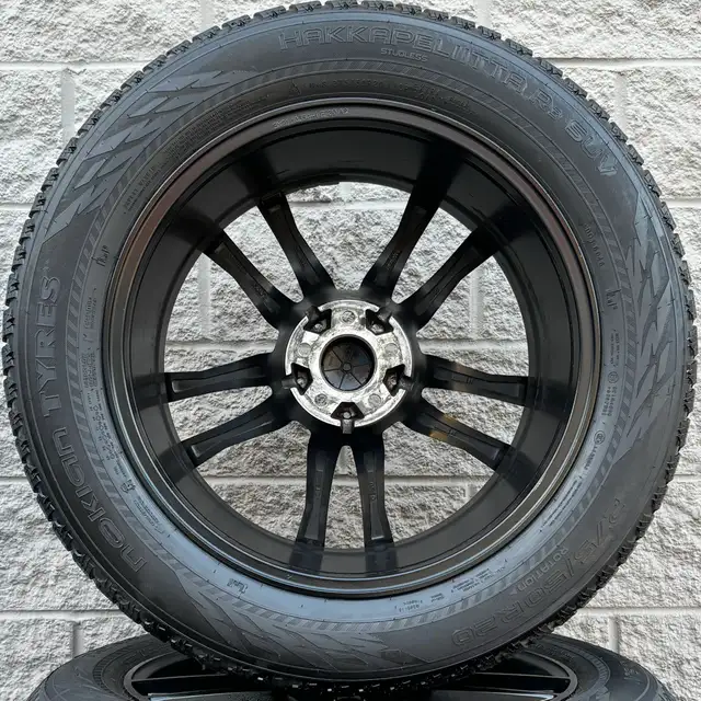 (97%) 4x 275/50R20 Nokian Winters w/ MB GLE AMG Rims in Tires & Rims in City of Toronto - Image 9