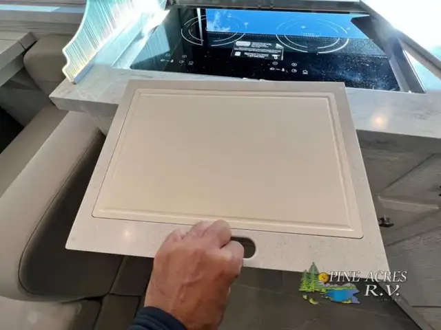 2024 Newmar New Aire 3549 Luxury Diesel Pusher in RVs & Motorhomes in Moncton - Image 43