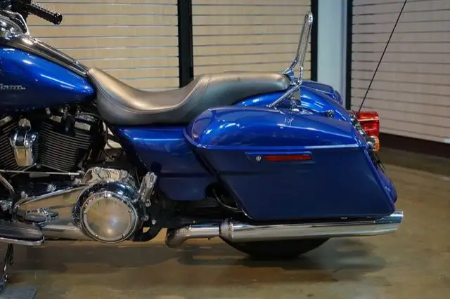 2017 Harley-Davidson FLHX - Street Glide in Sport Touring in Lethbridge - Image 11