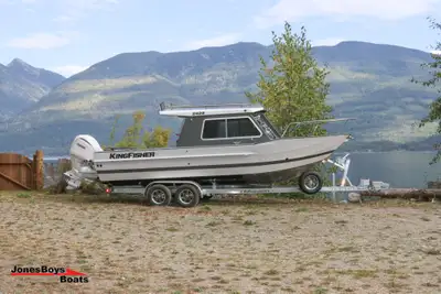 Yamaha F300 HMEX DEC – White Yamaha T25 – White Aurora Package: Port & Stbd. Pantographic wipers Aft...