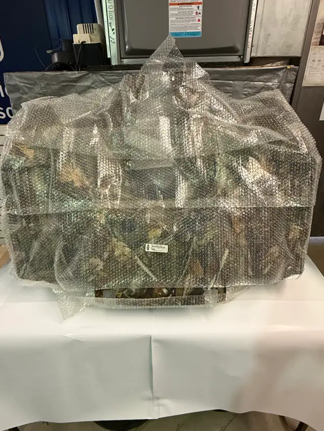 5437811-587 Polaris Cab Assembly, Rear, Polaris Pursuit Camo in ATV Parts, Trailers & Accessories in Sudbury - Image 4