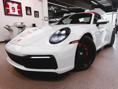 2022 Porsche 911 2022 PORSCHE 911 TARGA 4S — PERFORMANCE À CIEL OUVERT Propulsée par un 6 cylindres...