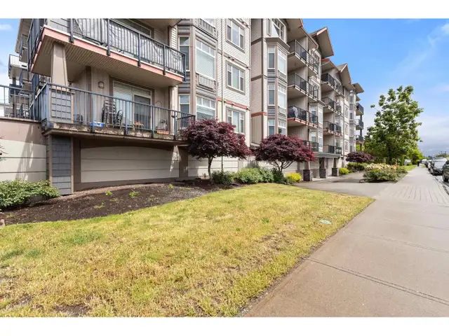 304 46021 SECOND AVENUE, Chilliwack Downtown Chilliwack, British62864381466371122