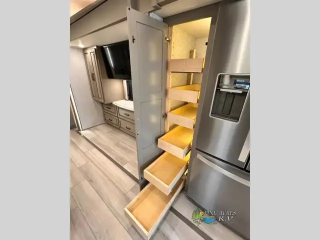 2025 Newmar Dutch Star 4369 Black Out Package in RVs & Motorhomes in Moncton - Image 20