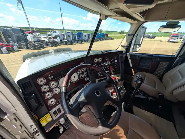 2013 FREIGHTLINER CORONADO 122 SD in Heavy Trucks in Edmonton - Image 20