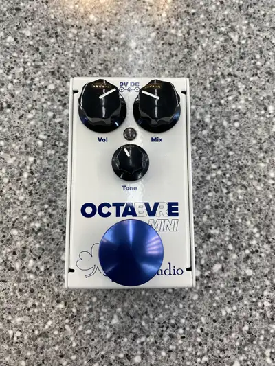3 Leaf Audio Octabvre Mini Guitar Pedal, View more