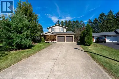 Welcome to 5 Tottenham Court, a beautifully renovated home tucked away on one of Niagara-on-the-Lake...
