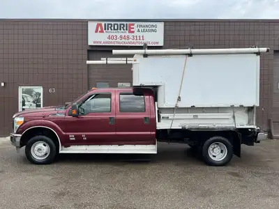- 2011 Ford F-350 XLT Crew Cab Super Duty - 6.2L V8 Gas - 241,740 KM - 4X4 - Walk in Canopy - VMAC U...