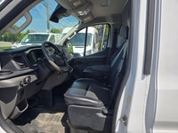 Perfect Auto CLEAN CARFAX - LOW ROOF - 148 WHEEL BASE - ROOF RACK - 3.5 L GAS - RWD - BACK UP CAMERA... (image 5)