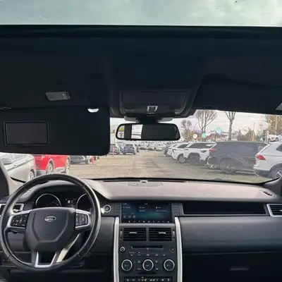 This Land Rover Discovery Sport boasts a Intercooled Turbo Premium Unleaded I-4 2.0 L/122 engine pow...