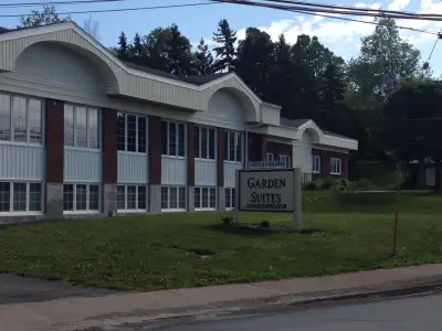 Beautiful suite situated in a quiet complex suitable for adult professionals or seniors – spacious l...