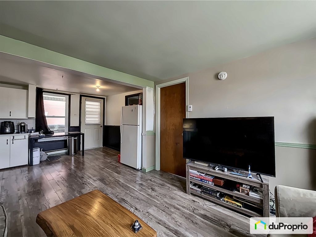 $374,400 - Quadruplex for sale in Shawinigan (Shawinigan) — photo 2