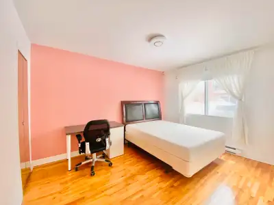 Private room, 3mins walk to Metro, All included, Girls only