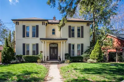Executive 1 bedroom & den, furnished apartment in Burlington