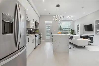 2 Bedroom + Den available, Fanshawe Park Road West, London, View more