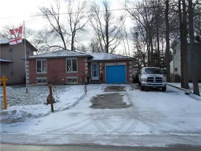 FULL HOUSE FOR RENT SOUTH KESWICK BY THE LAKE – Ideal for Family + Tradesperson Spacious full house...