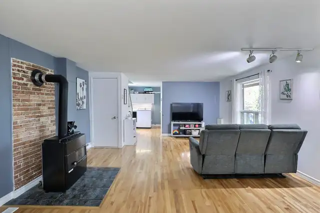 Une vraie aubaine à seulement 230 000 $! in Houses for Sale in Sherbrooke - Image 6