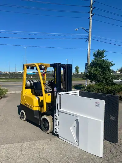 Refreshed 5000 lb Hyster Forklift Cascade Carton Clamp & Non-Mar, View more