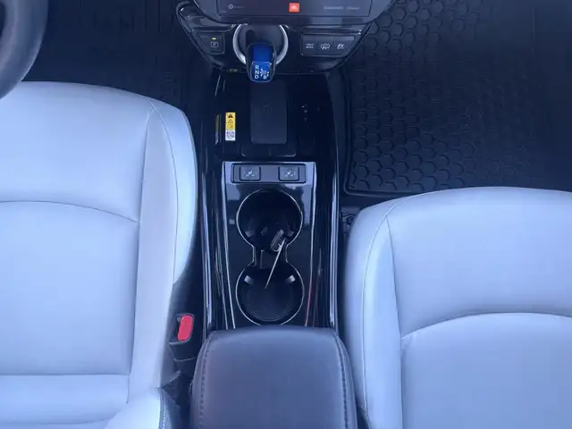 2020 Toyota Prius Prime Upgrade in Cars & Trucks in Comox / Courtenay / Cumberland - Image 19