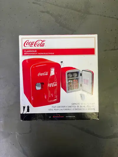 Koolatron Coca Cola Classic Thermoelectric Cooler Item # KWC-4 Holds up to 6 355ml cans Used as disp...
