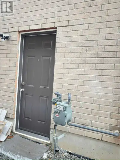 Brand New Legal Basement Apartment - Prime Whitby North. Welcome to this stunning brand new legal 1-...