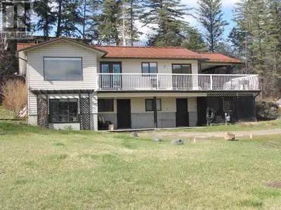 LOCATION LOCATION STUNNING PANORAMIC VIEW OF THE LAKE, SCOUT ISLAND AND THE CITY. VERY PRIVATE,IMMAC...