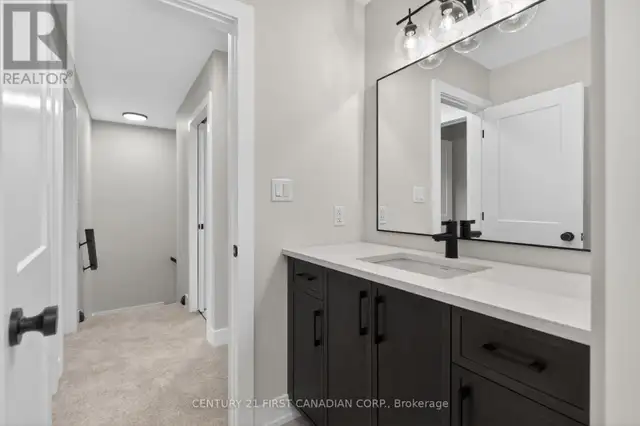 34 POSTMA CRESCENT North Middlesex (Ailsa Craig), Ontario in Houses for Sale in Grand Bend - Image 19