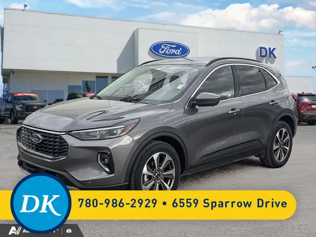 2023 Ford Escape Platinum w/Leather, Nav, and More!