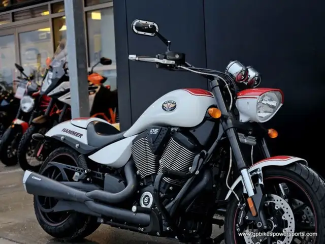 2012 Victory Motorcycles Hammer in Sport Touring in Oshawa / Durham Region - Image 10