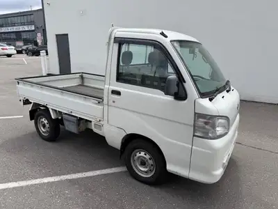 All vehicles come with a full vehicle History Report, ask to see it! 2009 daihatsu hiket 4x4 with a/...