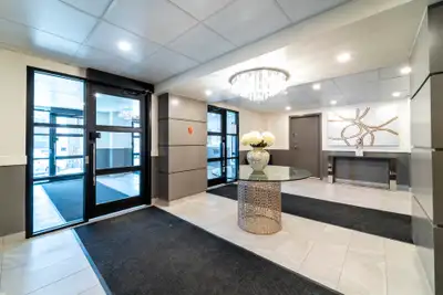 2 Bedroom Premium - 431 3rd Ave. N *Renovated Suite*