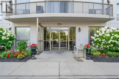 255 KEATS Way Unit# 607 Waterloo, Ontario