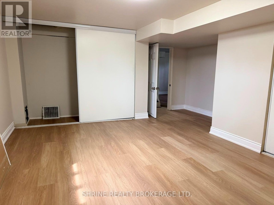 367 SPRINGBANK DRIVE London South (South D), Ontario 5