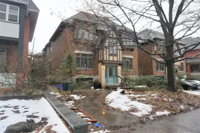 2 bedroom basement apartment in 3 unit Glebe home. Steps from Bank Street including restaurants, sho...