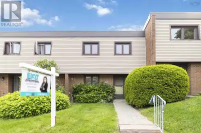 Prime Location & Affordable Living! Welcome to 124 Forestside Crescent, a fantastic opportunity for...