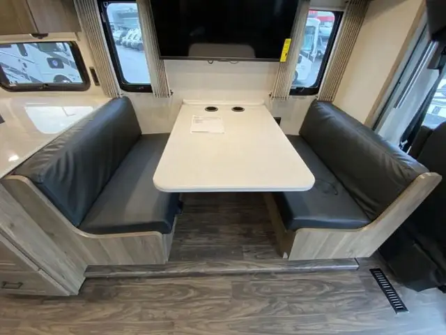 2025 Winnebago Vista 33K in RVs & Motorhomes in Abbotsford - Image 34