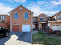 4 Bed / 4 Bath Freehold Townhouse in Whitby