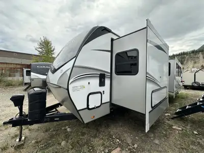 Welcome to Rock Island RV LIKE NEW IN AND OUT ONLY USED A HANFULL OF TIMES !!! All used inventory go...