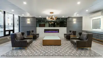 1 Bedroom Premium - 812 King St. W *Renovated Suite*